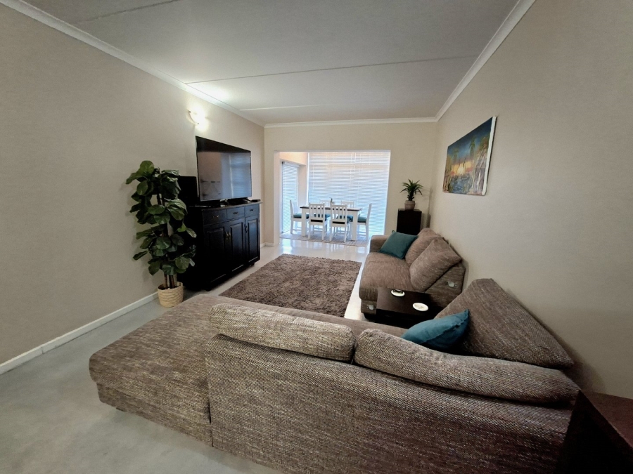 2 Bedroom Property for Sale in Vredekloof East Western Cape